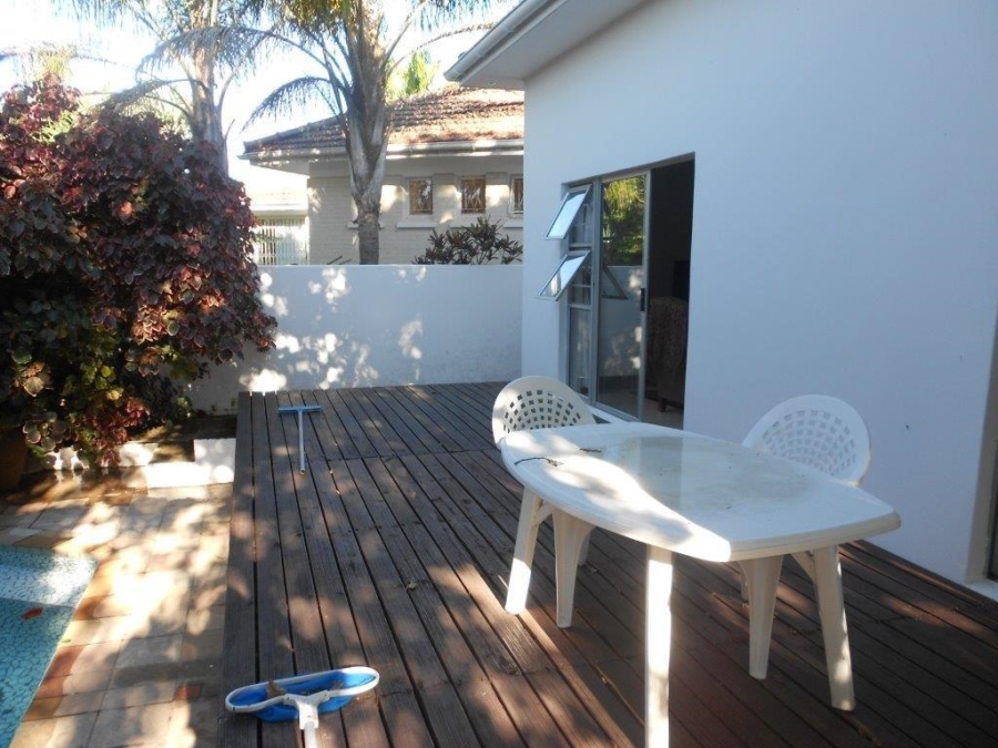 2 Bedroom Property for Sale in Bonza Bay Eastern Cape